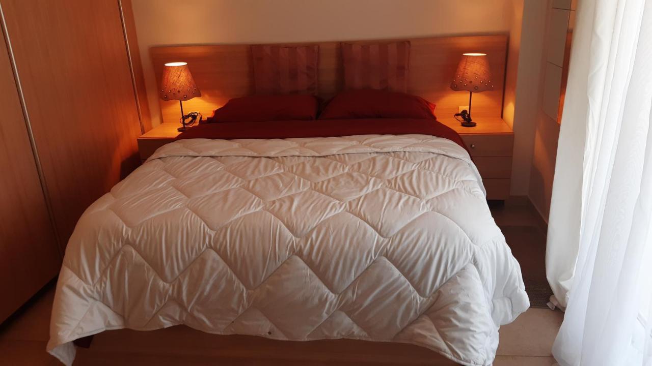 Villa Maria Louiza Near Airport Artémida Eksteriør bilde